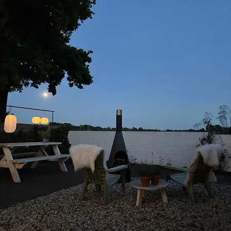 Tiny House T Kleine Paradijs Bed and breakfast Barneveld