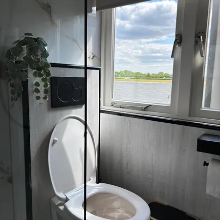 Bed & Breakfast Tiny House T Kleine Paradijs *