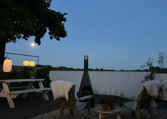 Tiny House T Kleine Paradijs Bed & Breakfast Barneveld