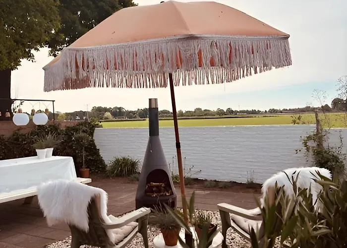 Tiny House T Kleine Paradijs לינה וארוחת בוקר 4*