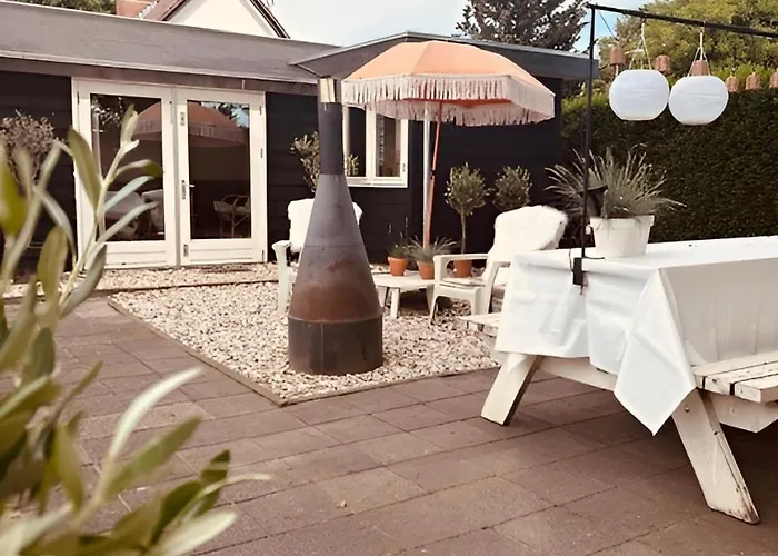 לינה וארוחת בוקר Tiny House T Kleine Paradijs 4*